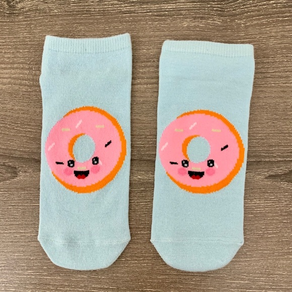 ❣️3/$15❣️ "DONUT" Ankle Socks - Picture 2 of 2